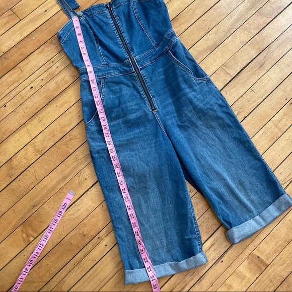 Hollister Jean Overalls capri/ankle drop cuffed style zipper in front - Picture 3 of 6
